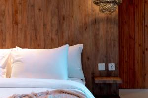 Soft OPENING 4BR ESCOL SEMINYAK PRIVATE POOL TROPICAL MODERN WALK TO EAT STREET LA FAVELA