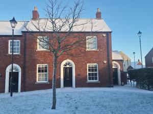 Charming Lisburn Flat with private parking