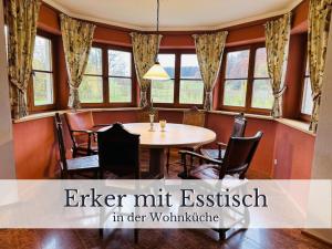 VILLA SEEBERG - by "Schloss Gessenberg" luxurious vacation home with lake and mountain views, suitable for families and friends