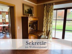 VILLA SEEBERG - by "Schloss Gessenberg" luxurious vacation home with lake and mountain views, suitable for families and friends