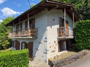 Casa Mathey by HolAp SA