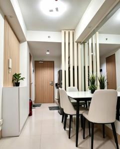 Modern Haven Staycation near MOA - 1BR at Shore3T1 -City VIew