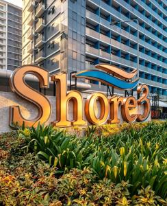 Modern Haven Staycation near MOA - 1BR at Shore3T1 -City VIew