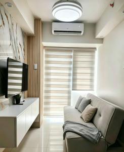 Modern Haven Staycation near MOA - 1BR at Shore3T1 -City VIew
