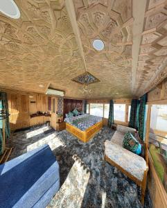 Smith Palace Group Of Houseboats