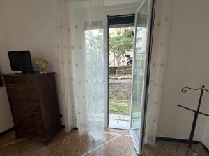 Gaslini Host Apartment with garden