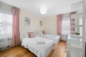 Elegant 2 Bedroom APT with free parking on 2nd floor