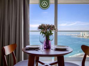 Oceanview Studio - King Bed - Pools - Beachclub