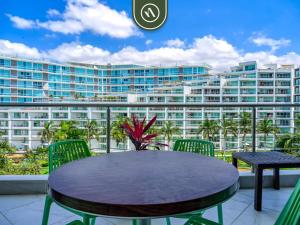 Oceanview 2 BR Condo - Beachclub - Pool - Ocean