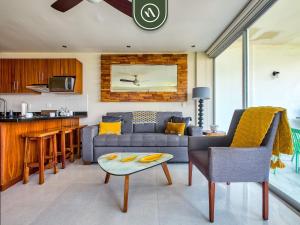 Oceanview 2 BR Condo - Beachclub - Pool - Ocean
