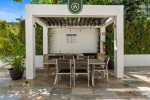 Amazing 1BR Condo - Pool - BBQ in Versalles