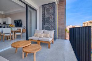 Amazing 2BR Apt -Private Balcony - Rooftop Pool