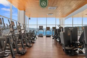 Luxury 4 BR Condo Amazing Views - Beach - Pools