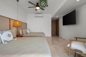 Luxury 4 BR Condo Amazing Views - Beach - Pools