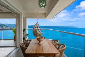 Luxury 4 BR Condo Amazing Views - Beach - Pools