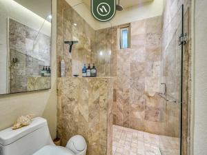 Amazing 1 BR Condo - Rooftop Pool - Bay View