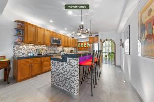 Ocean View 2Br Condo-Balcony-Beach-Pool - 603