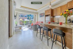Chic Studio -Rooftop Pool - Ocean View - King Bed