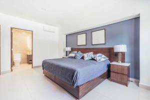 Cozy 2BR House 2 min to the Beach - Pool - Terrace