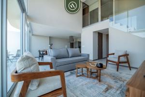 Stunning Oceanview Two Story Condo - Beach - Gym