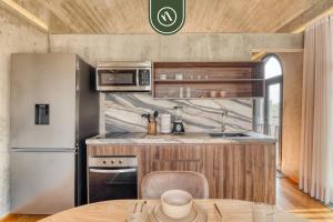 Luxury 1 BR Condo in Downtown - AC - Peaceful