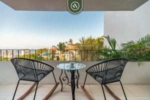 Two Story Condo with Amazing Ocean-Sunset Views
