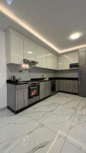 3bedroom 90m with balcony cintral near services 105