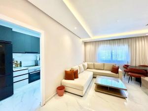 Harmony Suite - Corniche & Beach walk