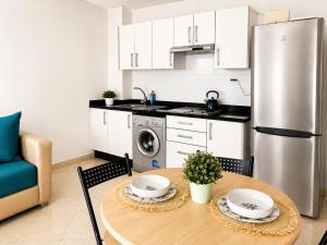 Cozy Studio Near Beach with Pool Access