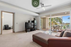 Oceanfront 2 BR Condo - Beach - Restaurant - Gym