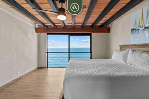 Oceanfront 2 BR Condo with Spectacular View - Pool