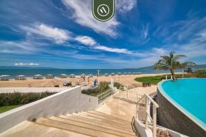 Oceanfront 2 BR Condo - Beach - Restaurant - Gym