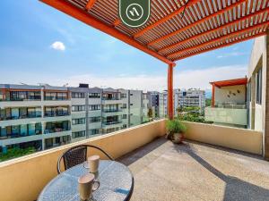 2BR Condo with Private Terrace - Near to the Beach