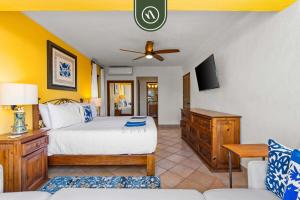 Mexican 2 BR Condo - Private Pool - Romantic Zone