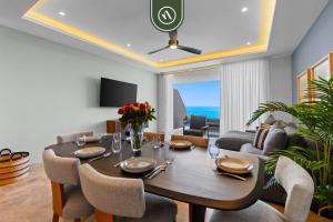 New Stylish 1 BR Condo - Ocean Views - Flex Room