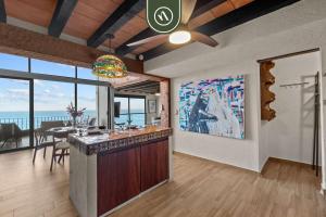 Oceanfront 2 BR Condo with Spectacular View - Pool