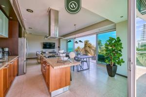 Luxury Oceanfront 2BR Condo with Private Balcony