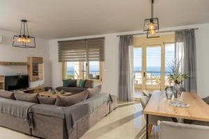 Azur Horizon Oceanview House