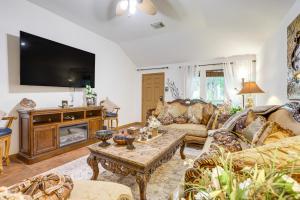 4 Mi to Lake Houston! Single-Level Home w Yard