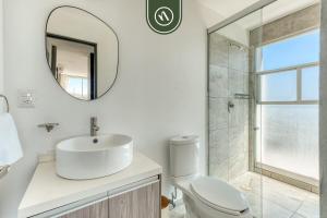 3 BR Condo - Panoramic Views - 5 Min to Downtown