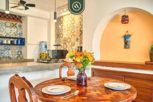 Ocean View 1Br Condo-Balcony-Beach-Pool - 606