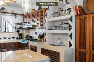 Ocean view 2Br Condo-Balcony-Beach-Pool - 305