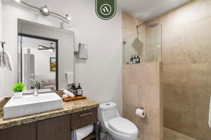 Centric 1 BR Condo with Gym – Amazing Rooftop Pool