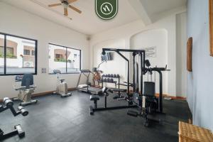 Amazing 2 BR Condo - Private Terrace - Pool