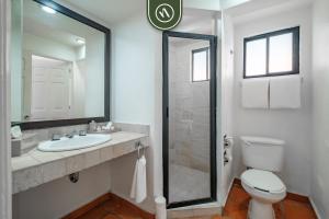 Amazing 2 BR Condo - Private Terrace - Pool