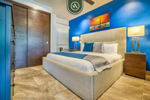 1 BR Condo - Amazing Sunsets From the Roof - Pool
