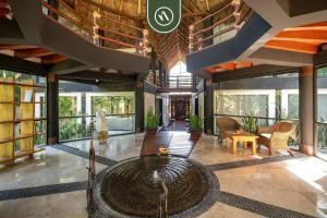 3BR Condo in the Krystal Grand Hotel - Beach