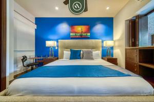 1 BR Condo - Amazing Sunsets From the Roof - Pool