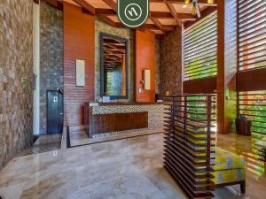 1 BR Condo - Amazing Sunsets From the Roof - Pool