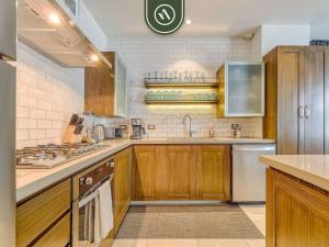 Luxury 2BR Condo in Romatic Zone - Rooftop Pool